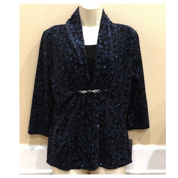 Elementz Tops - Elements sapphire blue velvet shimmer top!😍